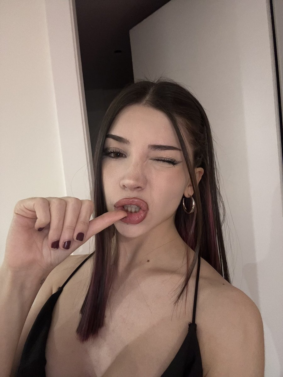 _amandaaalopez's tweet image. FELIZ AÑOOOOOOOOOO