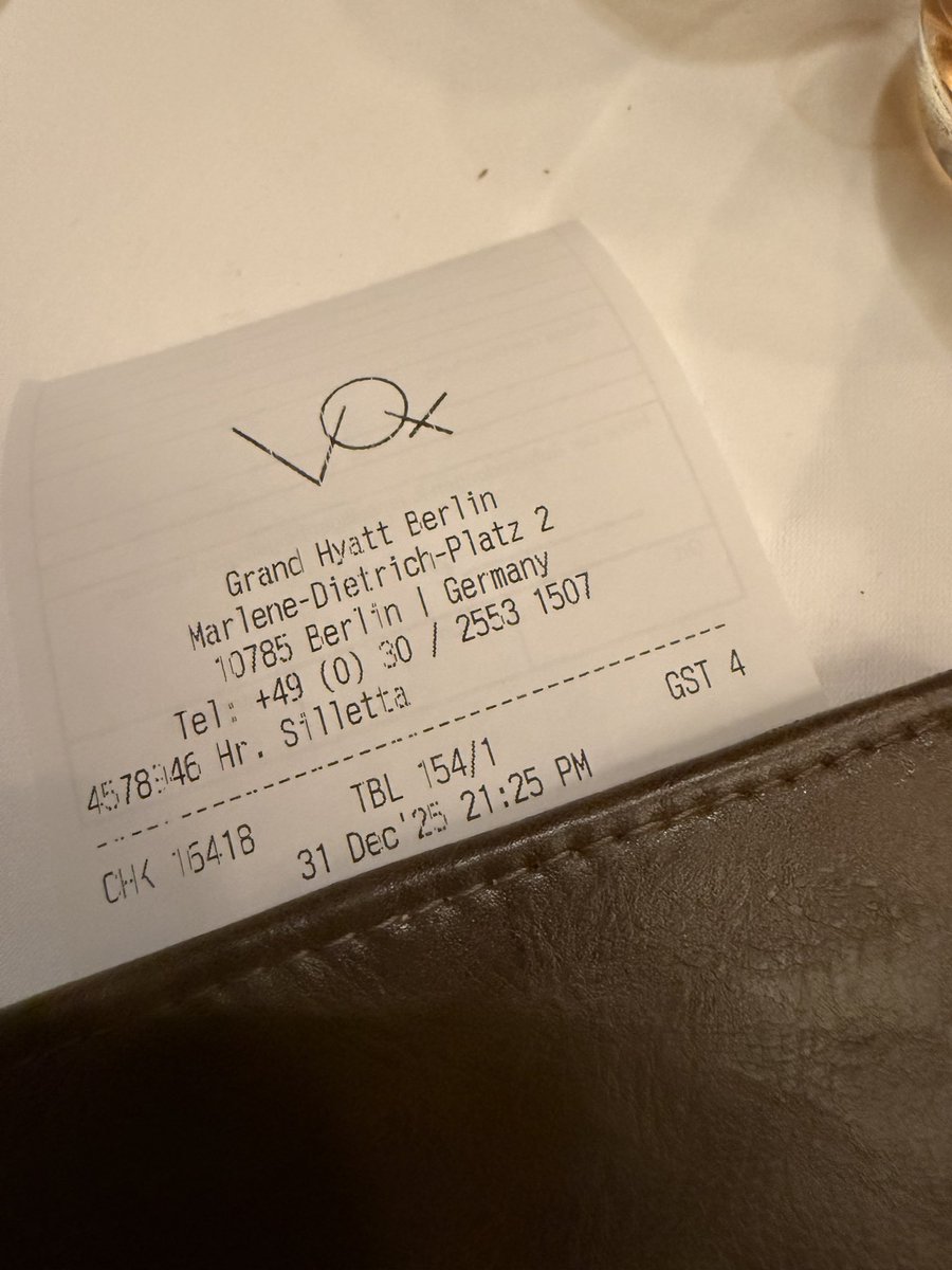 Mi cena de Nochevieja en VOX , donde si no.