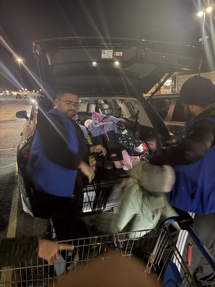 khalsaaidca's tweet photo. Team Sudbury | Khalsa Aid Canada โ๏ธ
As part of the Chote Sahibzade & Mata Gujri Ji Winter Drive, winter jumpsuits and essential supplies were delivered to the Infant Food Bank.
Inspired by sacrifice, driven by seva, serving humanity. ๐
#KhalsaAidCanada #TeamSudbury #ChoteSahibzade #MataGujriJi #WinterDrive #Seva #SarbatDaBhalla