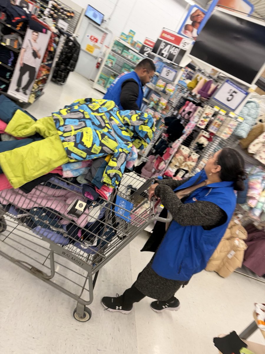 khalsaaidca's tweet photo. Team Sudbury | Khalsa Aid Canada โ๏ธ
As part of the Chote Sahibzade & Mata Gujri Ji Winter Drive, winter jumpsuits and essential supplies were delivered to the Infant Food Bank.
Inspired by sacrifice, driven by seva, serving humanity. ๐
#KhalsaAidCanada #TeamSudbury #ChoteSahibzade #MataGujriJi #WinterDrive #Seva #SarbatDaBhalla