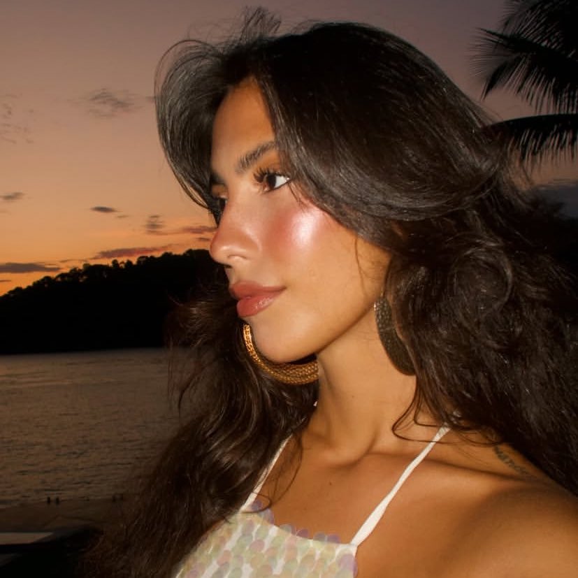 dumpitos's tweet image. minhas princesas, que 2026 chegue com tudo, com muito brilho e luz pra todxs! seguimos juntinhes por aqui, bjs da mami. ✨🌟🌠🧸