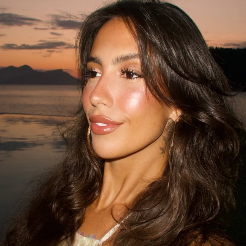 dumpitos's tweet image. minhas princesas, que 2026 chegue com tudo, com muito brilho e luz pra todxs! seguimos juntinhes por aqui, bjs da mami. ✨🌟🌠🧸