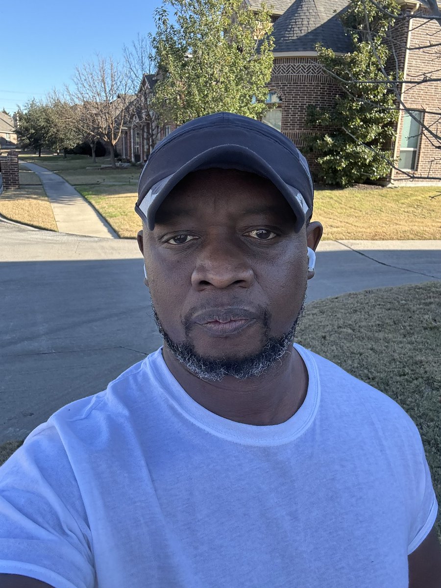 Today’s 10KM Random Jogging Thought is simply… may you have a full-fulling 2026. 

Happy New Year!  🎉🍾