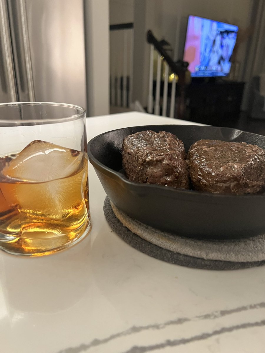 Radzy420's tweet image. Appetizers are ready.