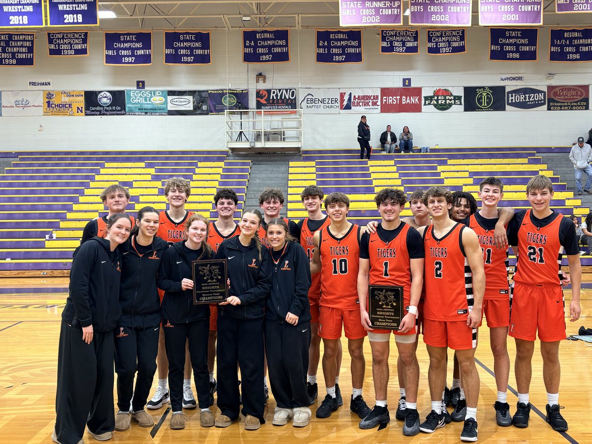 Loveland Girls Basketball 🐾 🏀 tweet media