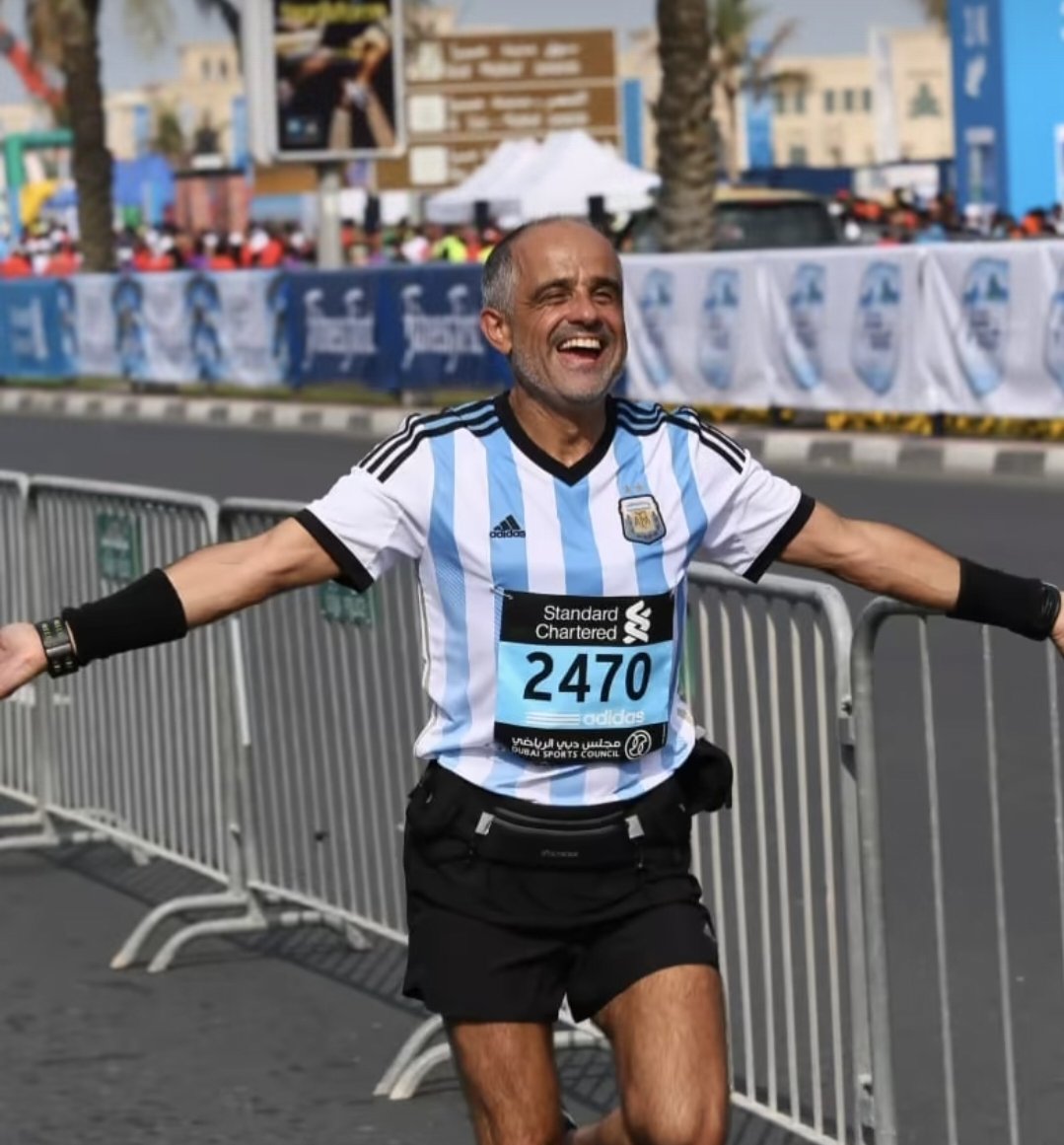 Hoy falta una copa en la mesa y sobra un alma en el cielo... se te extraña nono