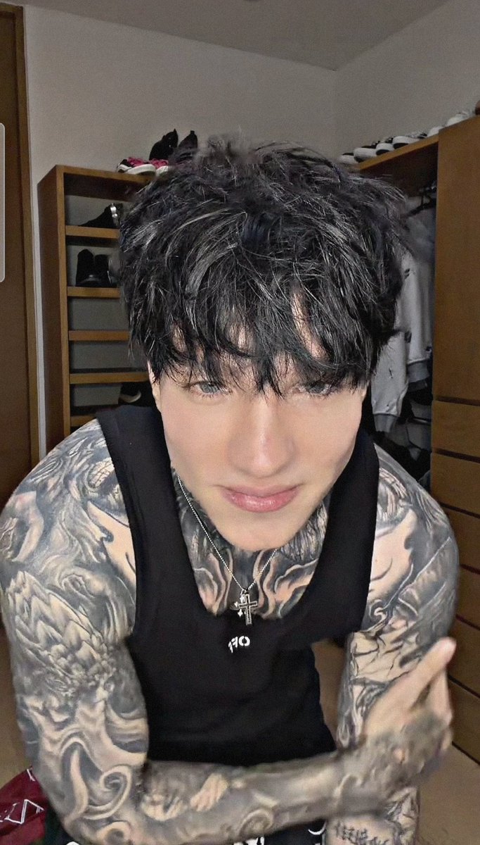 biebericoniic's tweet image. siempre le veo más guapo ,dios no le soporto 🙄😍