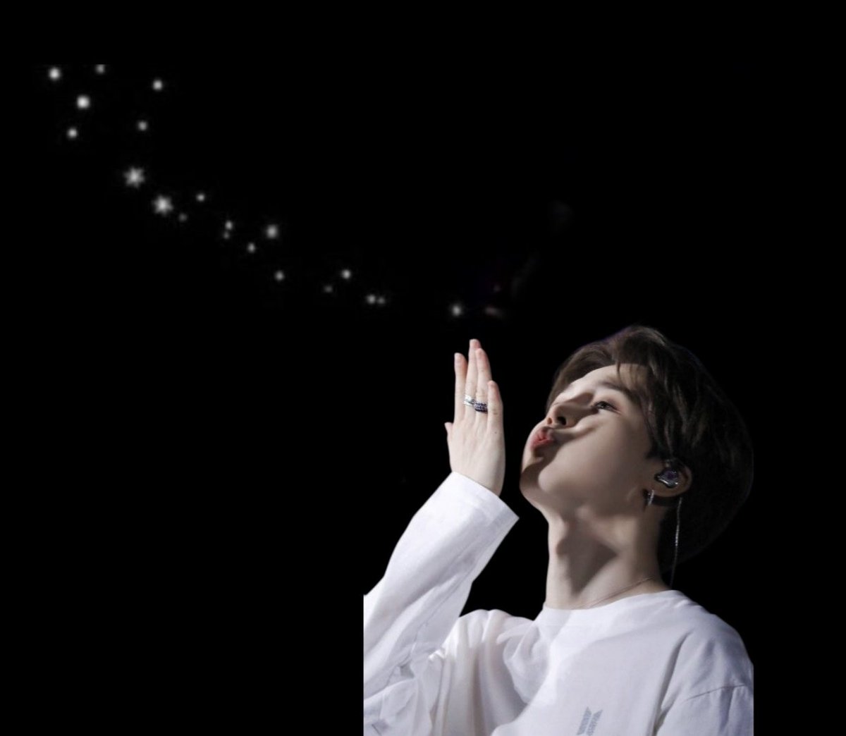 H
  　 A
  　　    P
  　　　　 P
  　　　　　  Y

  　　              N
                      E
  　　        W

  　　   Y
               E
  　　　  A 
                   R
                         
                 ｡  ･
         ｡°*.
     ｡*･