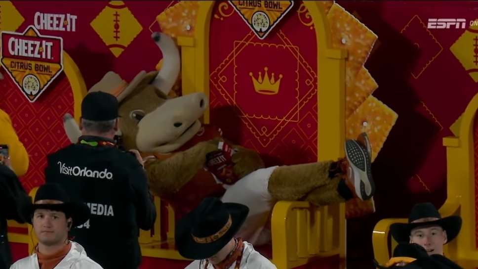 RedditCFB's tweet image. Hail to the King.