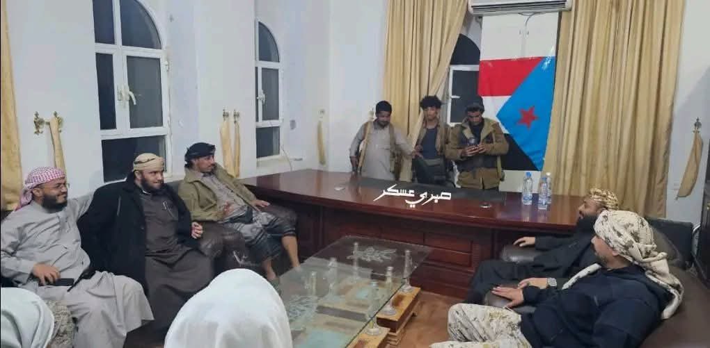 Commanders of the Southern Nation Shield Forces <a href="/diralwatan/">قوات درع الوطن</a> led by Brigadier General Bashir Al-Subayhi and Commanders of the Southern Government Forces led by Brigadier General Mukhtar Al-Nubi meeting in Alkhasha’h, Hadramout to finalize agreement on redeployment and shared
