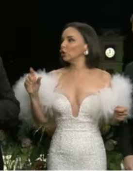 locrack's tweet image. Feliz 2026. Happy New Year #LaCasaDeLaMúsicaRTVE 
Que vestido os ha gustado más ?
🔄 Pedroche
♥️ Chenoa