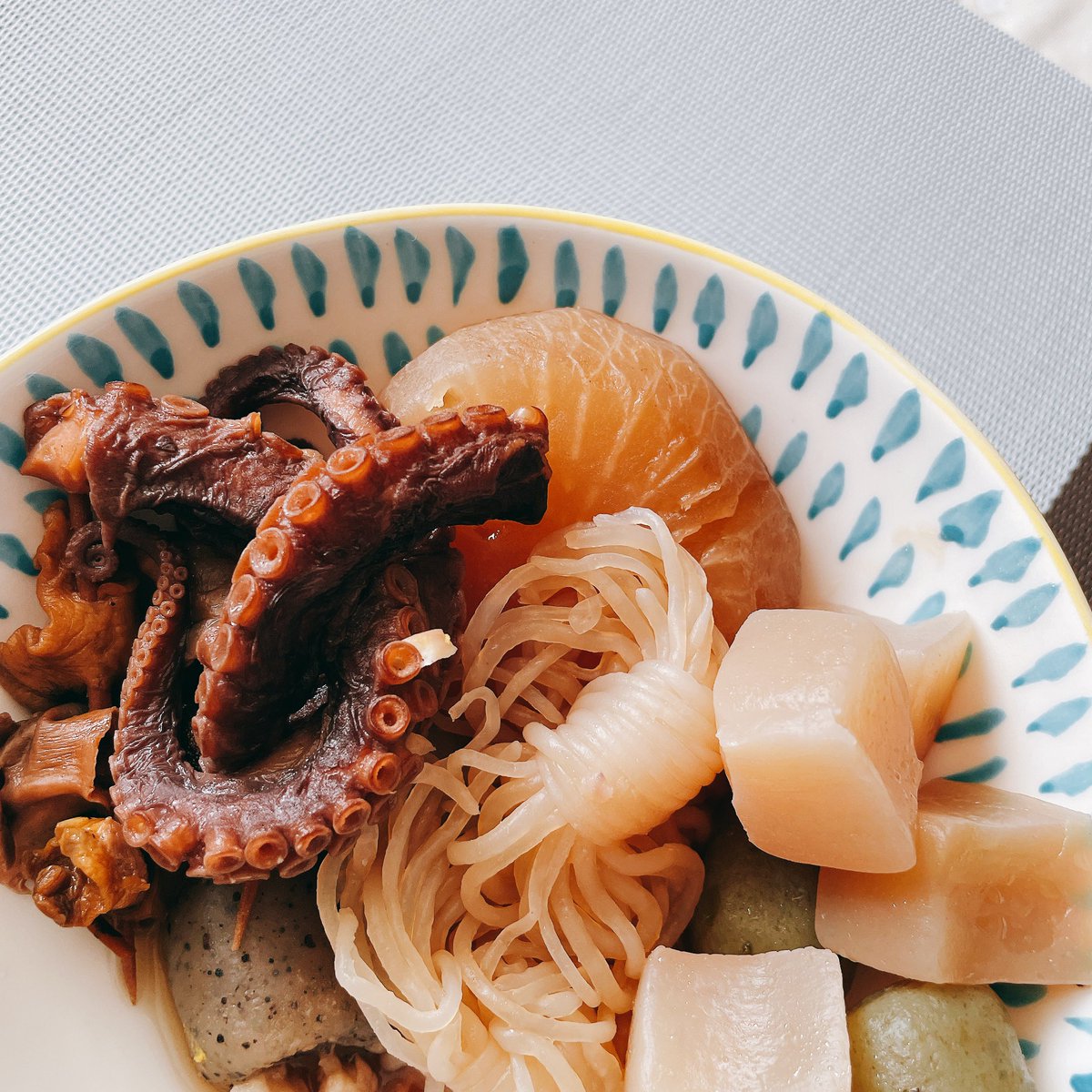 おはよー私の朝ご飯はおでん🍢ときな粉餅💪