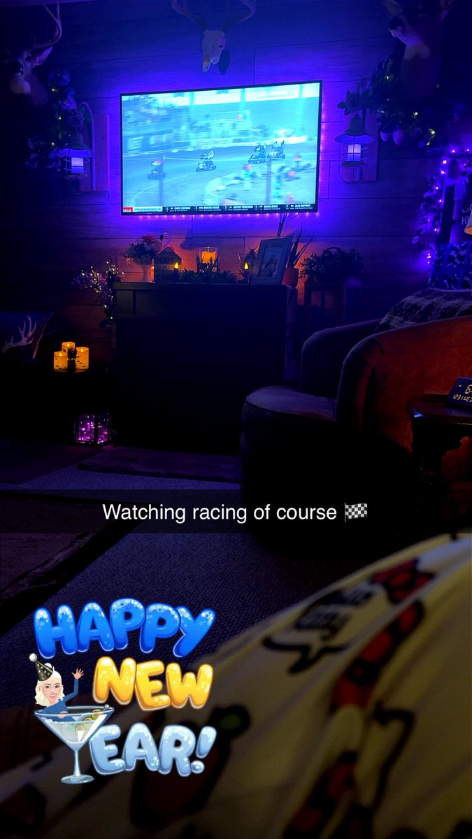 Happy New Year’s eve 🥂 No better place to be than watching #tulsashootout on <a href="/FloRacing/">FloRacing</a> w/<a href="/archerytim21/">ARCHERY TIM 21</a> Ohio is awful tonight. Glad to be inside. 🏁