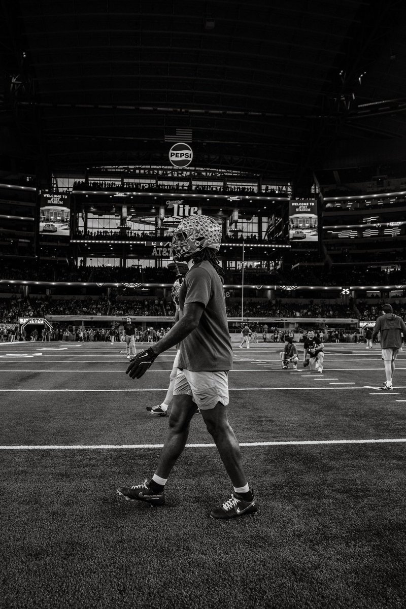 OhioStateFB's tweet image. The best wide receiver in America.

@Jermiah_Smith1 | #GoBucks