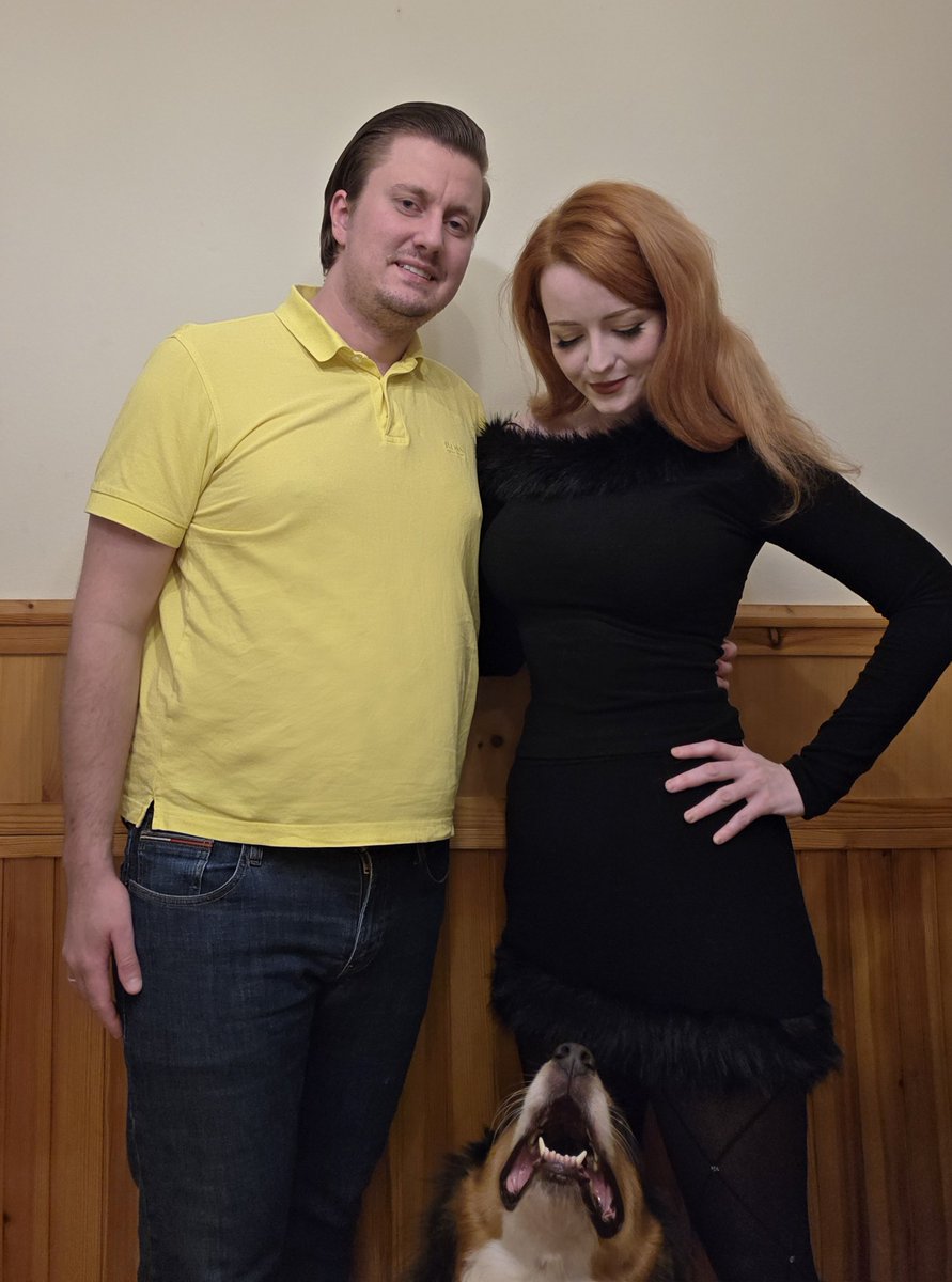 Happy new year from me and <a href="/PeterSweden7/">PeterSweden</a> 😁 Our dog said hi!!