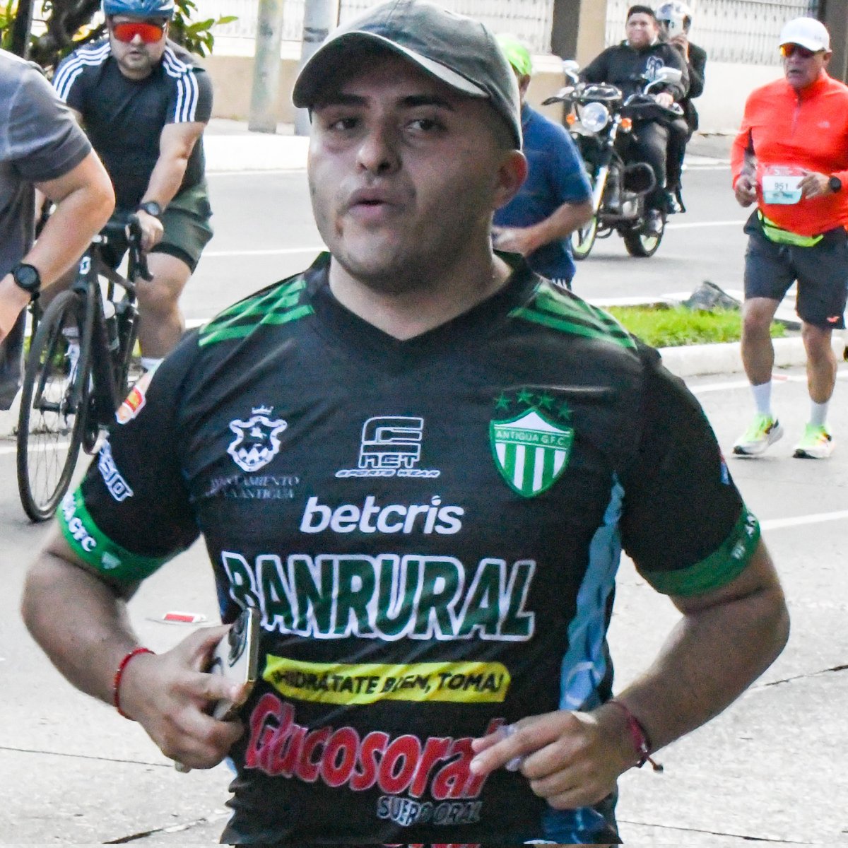 Ricchard24's tweet photo. El fútbol en Guatemala en imborrable,  hasta en otros deportes esta presente.

San silvestre 2025 https://t.co/loYJONIfVM