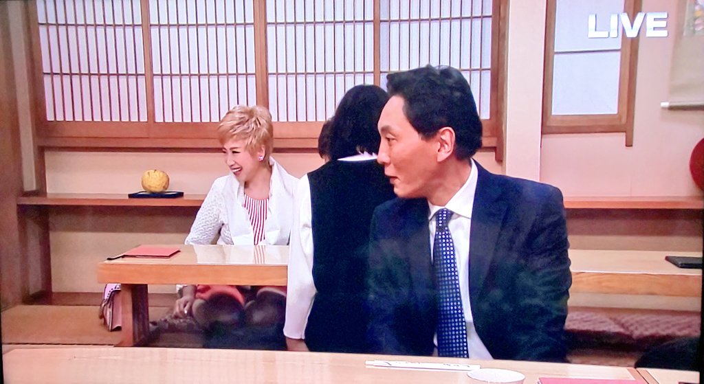 千代田区の蕎麦屋って書いてあったけど、この後孤独のグルメ本編の生放送のため花やしきに大急ぎで移動でしょ⁉️チャレンジングな事をw２０１７年の瀬戸内、広島出張SPの最後、成田山の蕎麦屋からの生放送でも瀬川瑛子さんと偶然会うシーンがあったよね😆