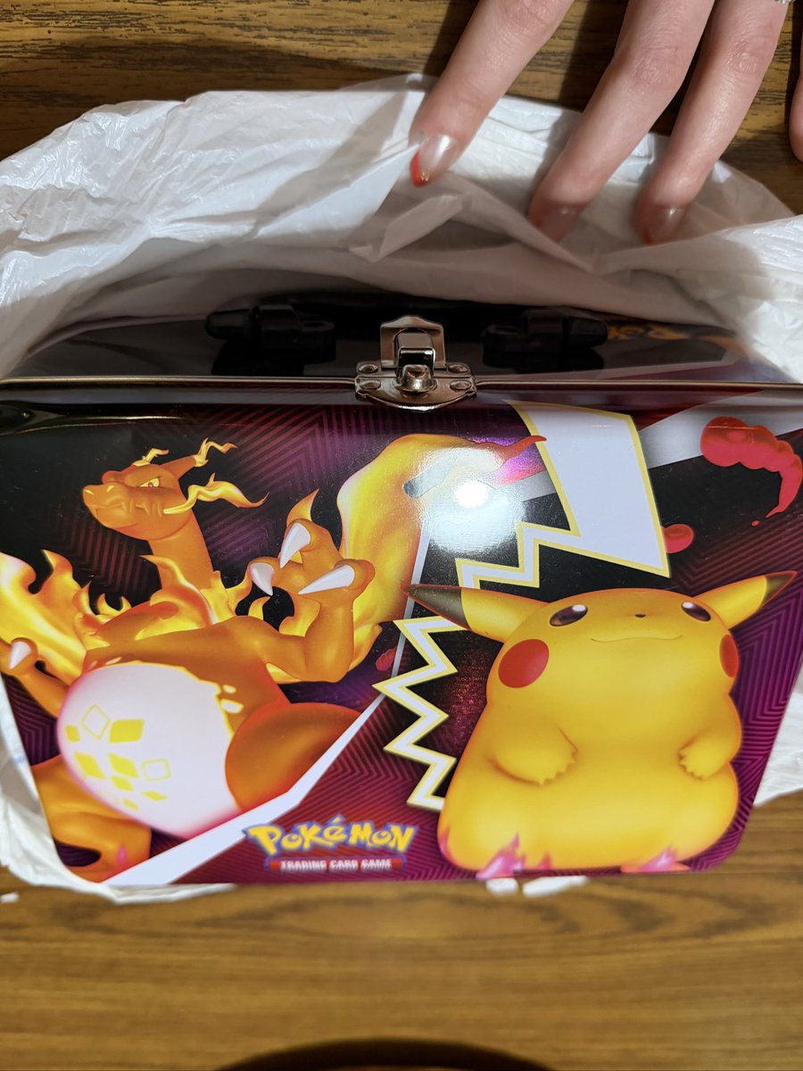 Spoopymel's tweet image. MY DAD GOT ME THIS CHRISTMAS PRESENT AND LOOK WHAT I PULLED!!!!!! 😍😍😍