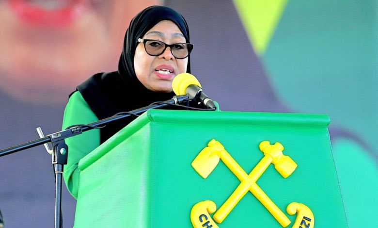 Katika kuukaribisha Mwaka 2026, salamu zangu zinakwenda kwa Mama Samia Suluhu Hassan, na kwa Watanzania wote. Salamu hizi ni kumbusho la kanuni isiyobadilika ya maisha na haki ya Mungu.

“Msidanganyike, Mungu hadhihakiwi; kwa kuwa cho chote apandacho mtu, ndicho atakachovuna.”