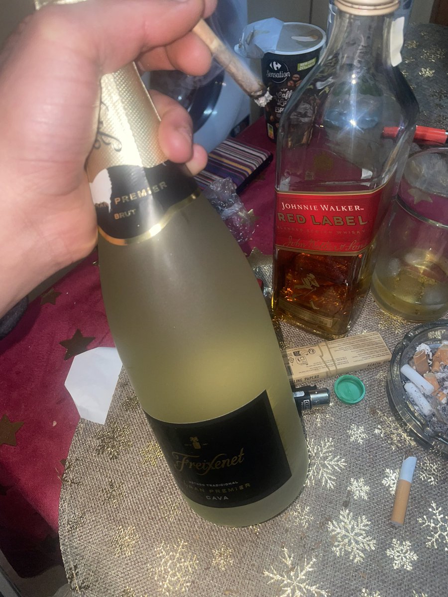 AlphaKariim's tweet image. A celebrar bien el año perros y que mejor que darle servicio a vuestro amo🥳🥳🥳🥳🥳💸💸💸💸💸🤑