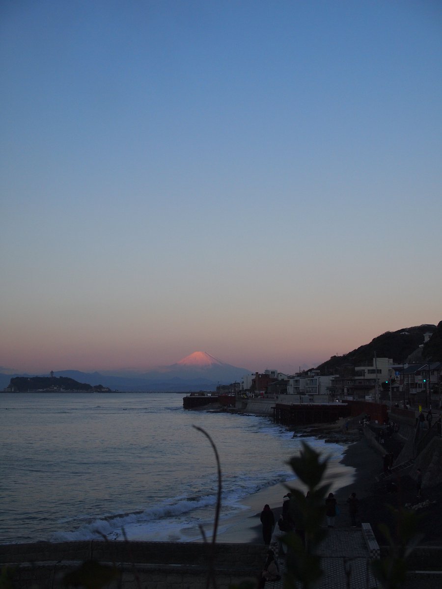 FULL_CAL's tweet image. 新年あけましておめでとうございます🎍（2026年 初日の出☀️）
本年もよろしくお願いいたします

#初日の出 
#2026NewYear 
#firstsunrise 
#firstsunrise2026
#kamakura