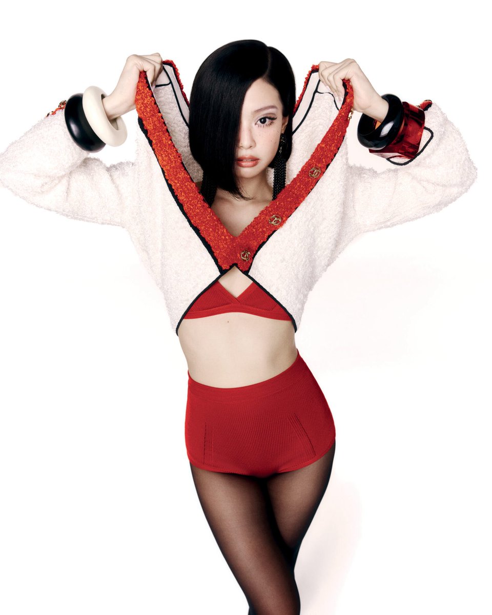 jnsource's tweet image. jennie for v magazine