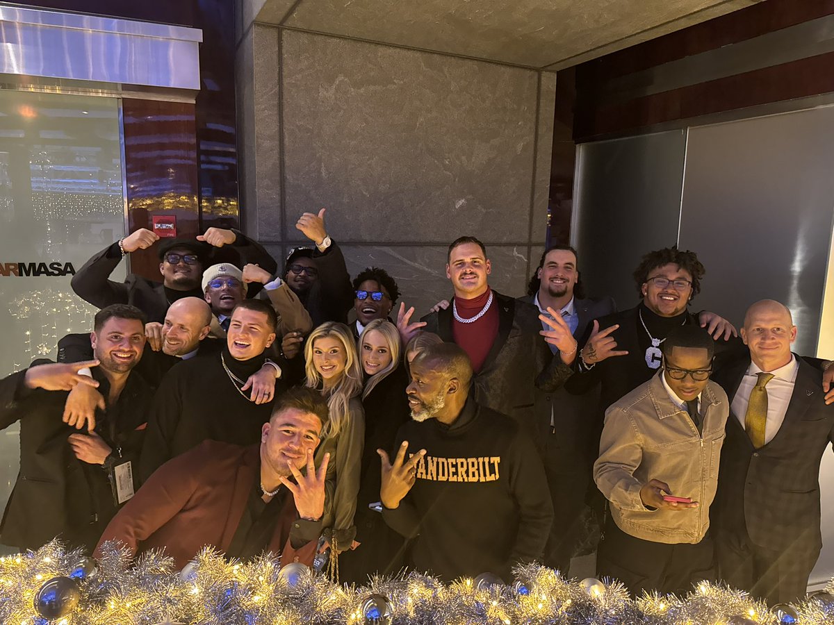 Isaia Glass 🇦🇸💭 tweet media