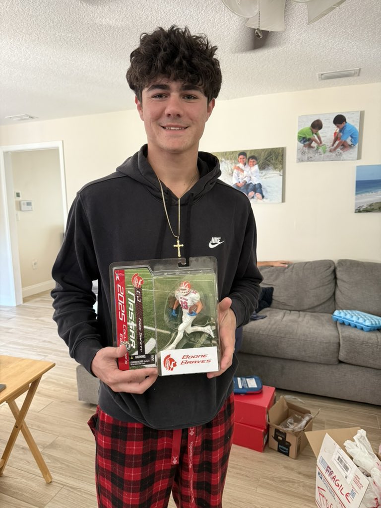 High School Heroes action figures tweet media