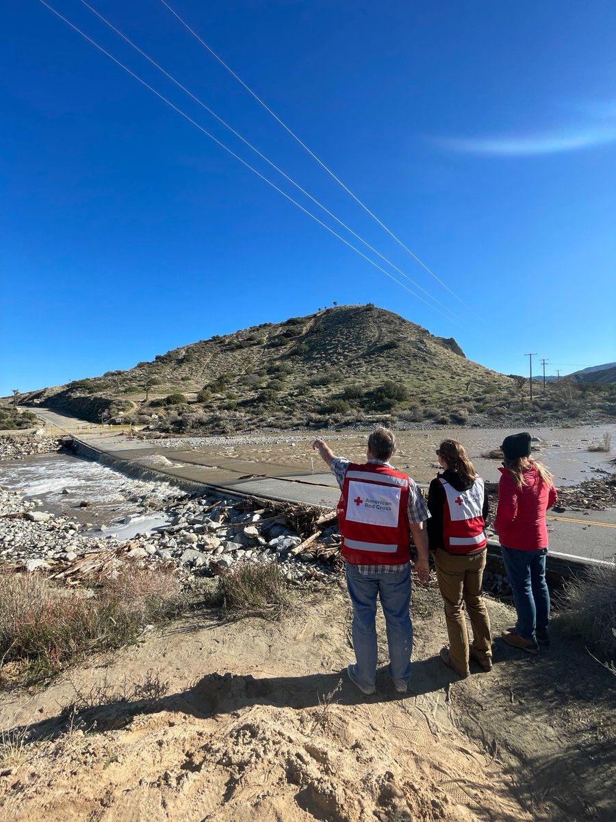 RedCrossLA's tweet image. While many celebrated the holidays, Red Cross volunteers worked to help communities hit by flooding from the atmospheric river. Another storm is coming—prepare now: redcross.org/get-help

Thanks @LAFoodBank &amp;amp; @LACity for MREs for clients. 

#FloodResponse #HopeInAction