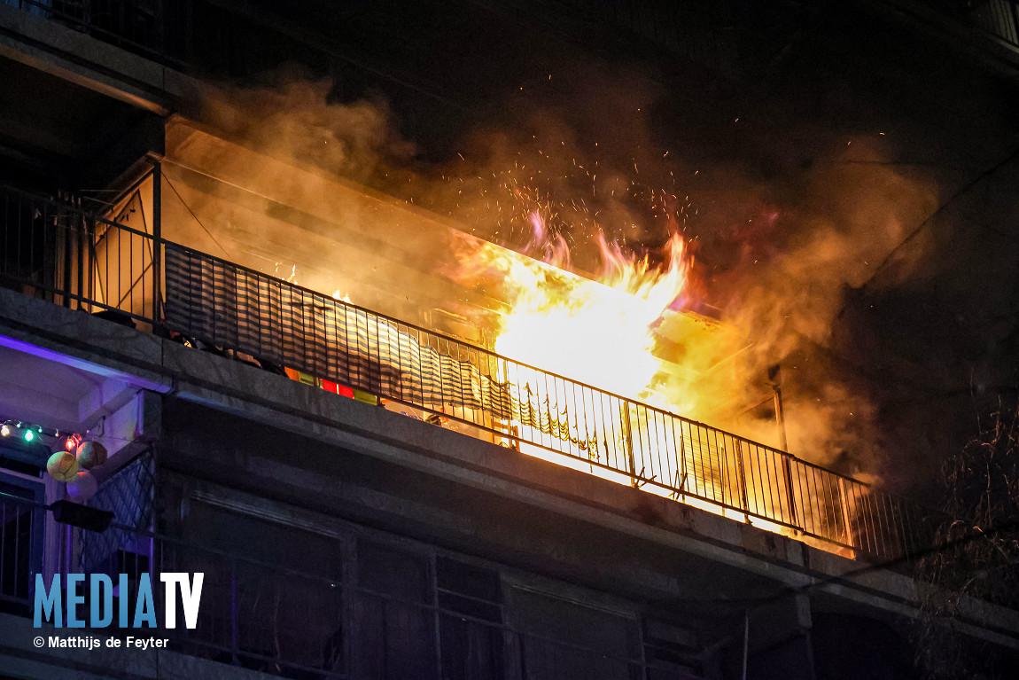 Zeer grote brand in galerijflat Albert Camusplaats Rotterdam