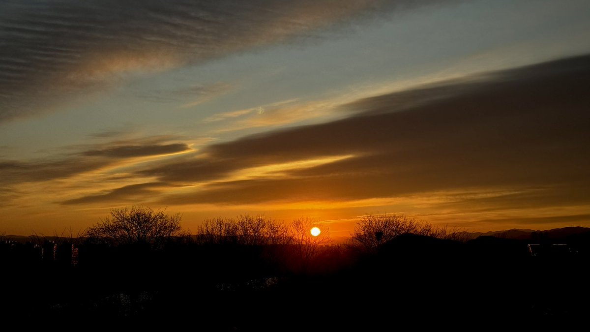 bhmini__'s tweet image. 해피뉴이어🐴 현민아 올해도 잘부탁해!!😁🤍
(사진은 제가 찍었는데요..구경하십시오)