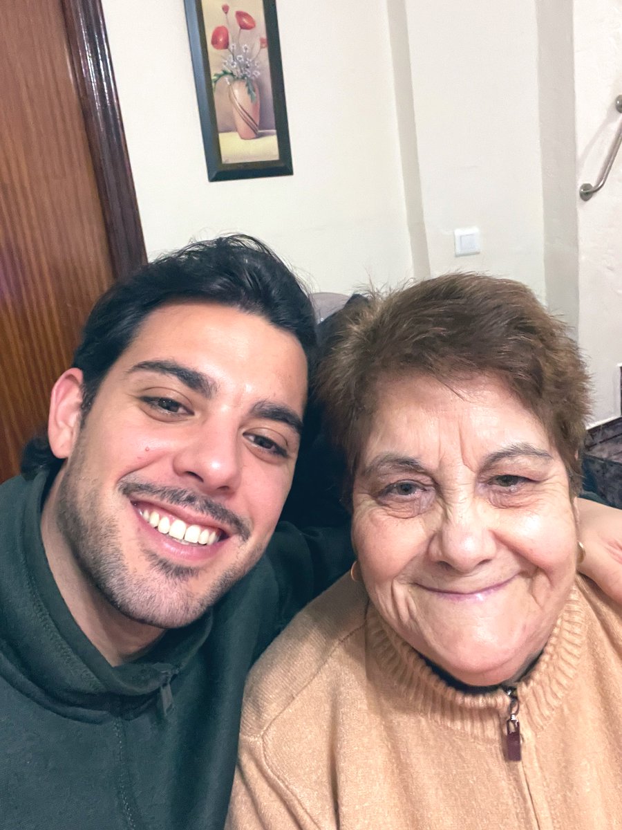 El año comienza como siempre y con la de siempre 🫶🏼 Feliz año 2026 👵🏼❤️