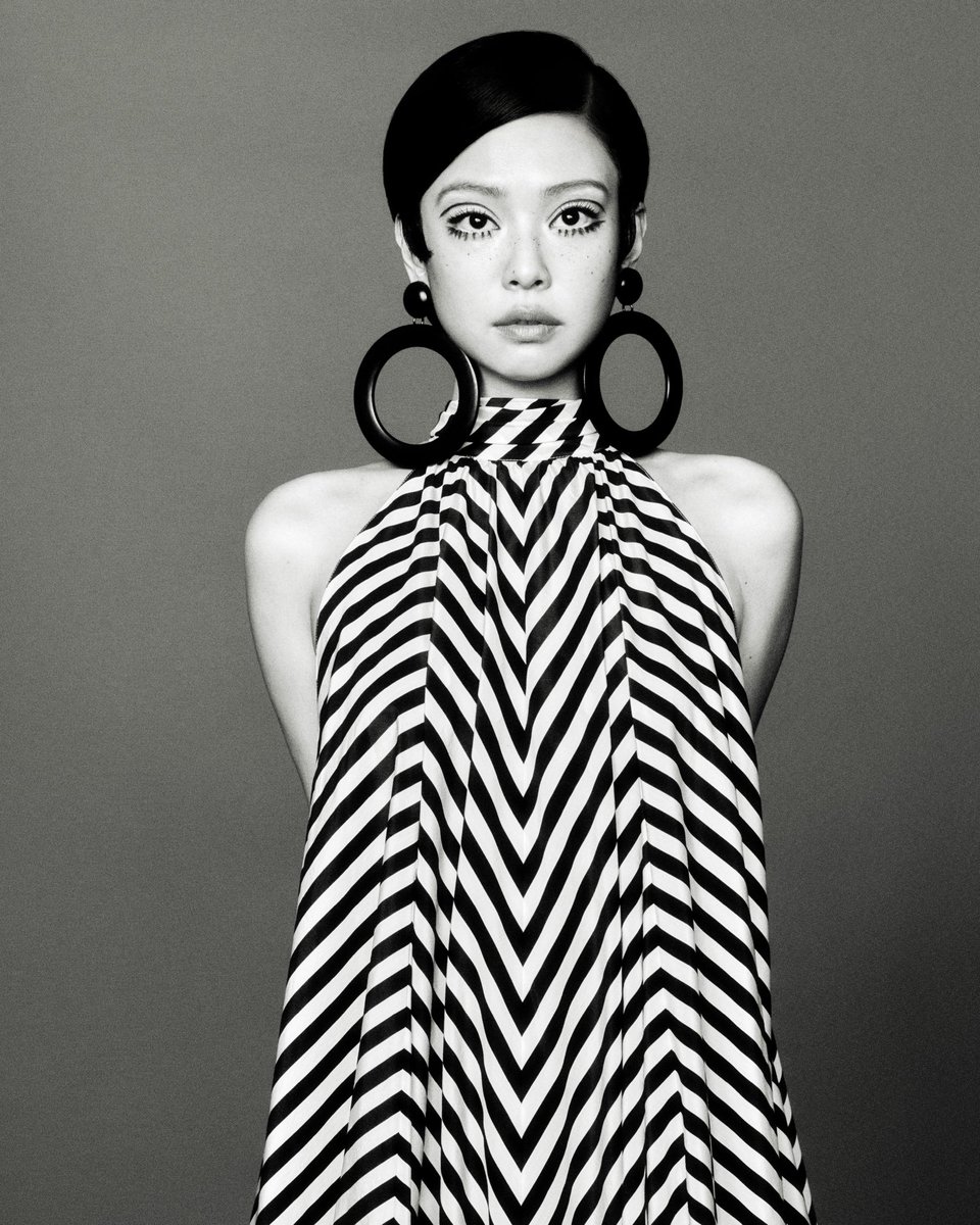 vmagazine's tweet image. Our first issue of the year, V158 Spring Preview 2026, starring @jennierubyjane, is available now. 💓

Photographed by MAR+VIN and styled by Anna Trevelyan. 

Pre-order the issue here: shop.vmagazine.com/products/v158-…