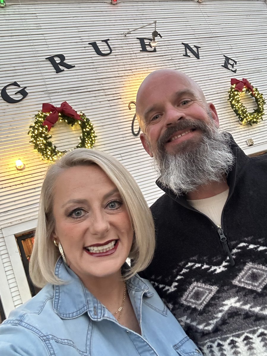 CoachLanceDale1's tweet photo. 20 years ago we said I do &amp; had our first dance to our favorite Pat Green song. We honeymooned in the Bahamas and watched our Horns win the natty. Fast forward 20 years &amp; much has changed &amp; stayed the same. Just got done watching the Horns &amp; now headed to hear Pat. 🥂to 20 more!! https://t.co/u0Ih74XB7w