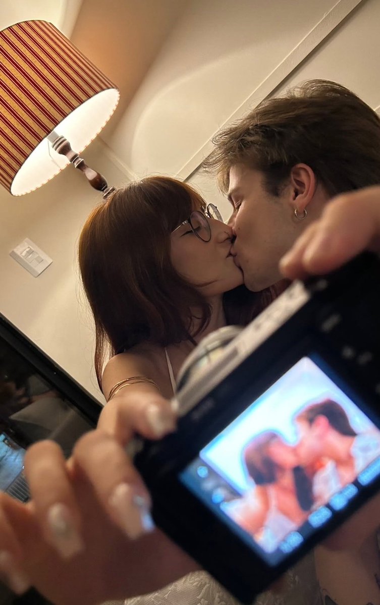 cereawwacervo's tweet image. Se tiver tudo ok pra vocês, eu nasci aqui tá?