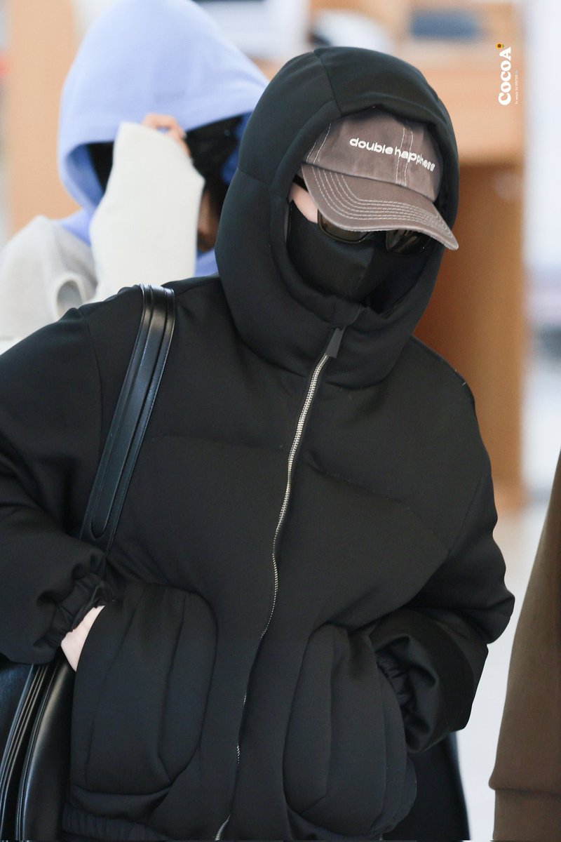 archivedwinter's tweet image. stay warm and enjoy your birthday minjeong