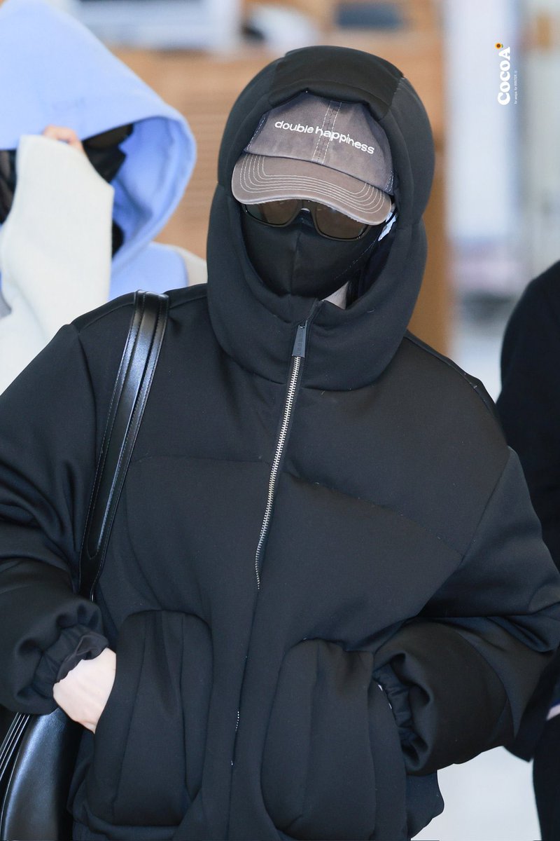 archivedwinter's tweet image. stay warm and enjoy your birthday minjeong