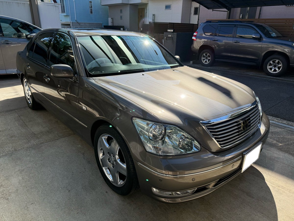 BBSSUPERRS's tweet image. 寒中お見舞い申し上げます
さーて
セルシオでイエローハットにでもいくかな笑
昨日の夜中走ったけど、やっぱりいいクルマだな
2003年式なので
23年前のクルマになりましたとさ
もう一台改造車用のセルシオ欲しい！
#セルシオ 
#LS430 
#イエローハット