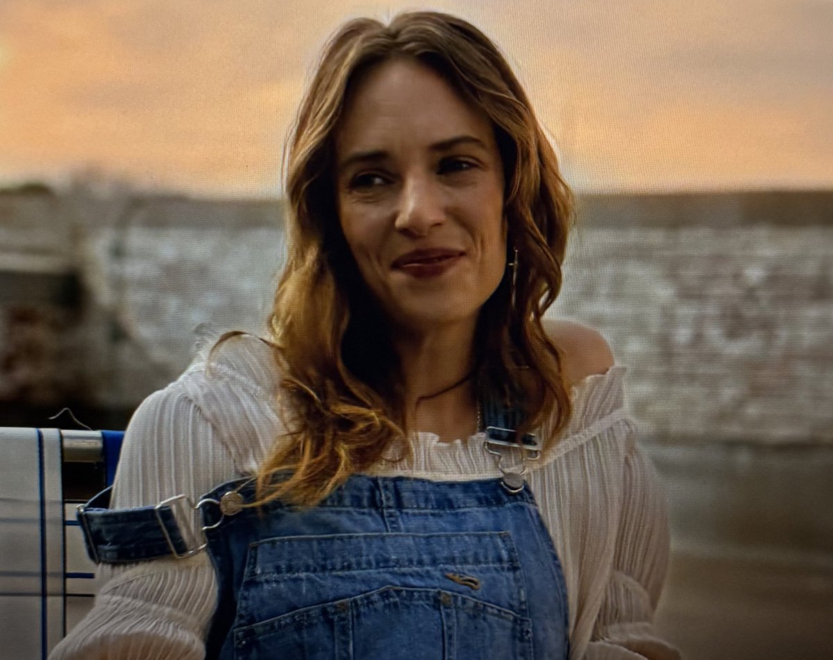 badpostmaya's tweet image. ROBIN BUCKLEY I WILL MISS YOU SO MUCH #StrangerThings5