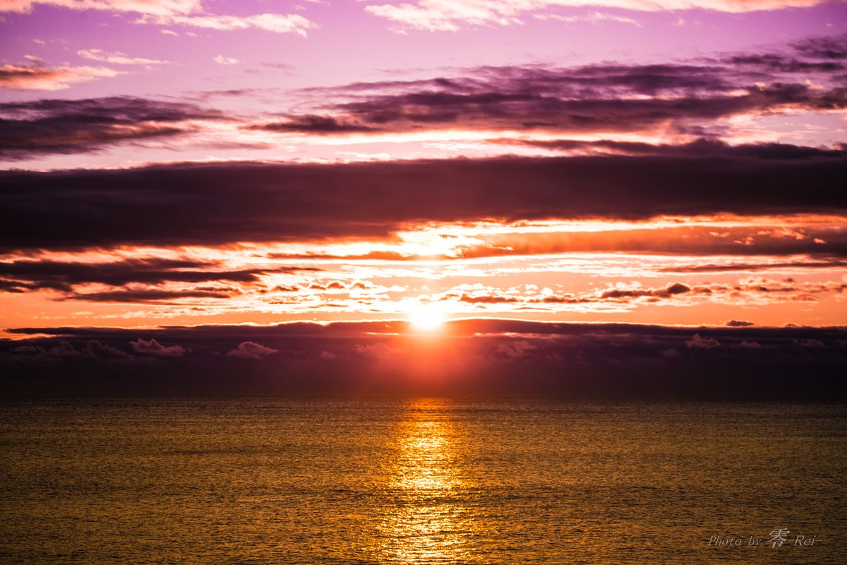 zero_ofdarkness's tweet image. 今年も七ヶ浜に初日の出撮影行ってきました！ 
くもり予報だったのでどうなるかわかりませんでしたが、雲の間から無事日の出を拝めました！
というわけで2026年、今年もよろしくお願いいたします！
#初日の出2026 
#七ヶ浜
#菖蒲田浜