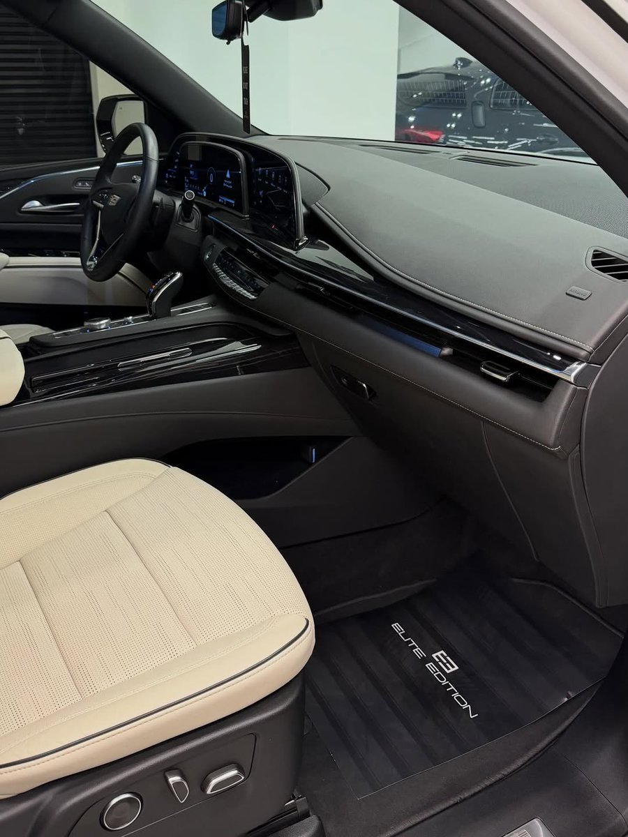 Cadillac Escalade 2024🤍🤍