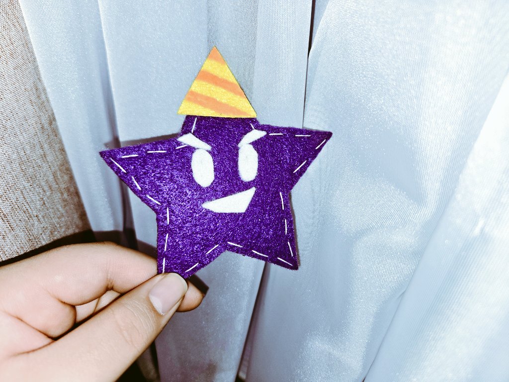 It's a shame I couldn't post much these last few months since university and work has been eating my time

But I have been working on some things that I can not wait to share for the next year! For now, have this lil thang that I made since I couldn't buy the plushie.