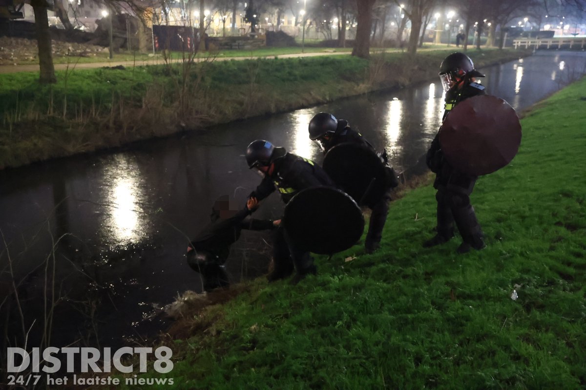 Mobiele Eenheid herstelt rust in Den Haag