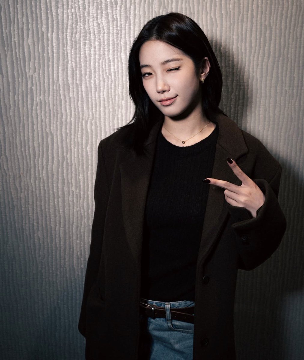 zuhsabs's tweet image. she looks so fine