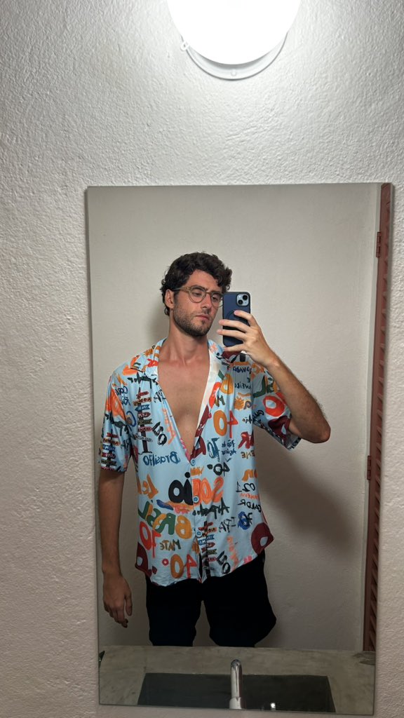 Feliz Ano Novo 🎊 
Happy New Year  🎊