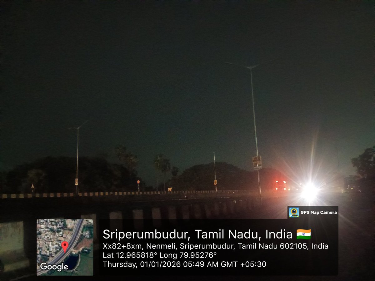 SreeSuryamohan's tweet photo. Dear @NHAI_Official 

Please consider switching on the lights till at least 6:00AM in the morning. It seems that the lights are switched off at around 5:00AM. 

📍 Sriperumbudur Stretch of NH48, Kanchipuram District, Tamil Nadu

@NHAI_Tamilnadu @MORTHIndia @PIBMoRTH @nitin_gadkari @PMOIndia @narendramodi @rashtrapatibhvn @KanchiCollector @kpmpolicefor @CMOTamilnadu @mkstalin @Office_of_Udhay @Udhaystalin #NH #NH48 #NHAI #MORTH #Sriperumbudur #RoadSafety