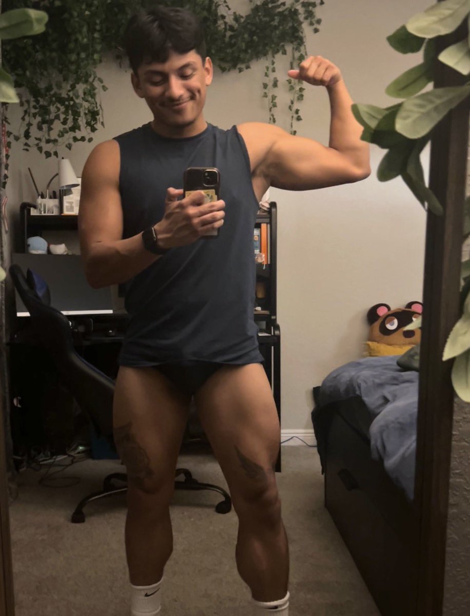 crxspatron's tweet image. i love this pose