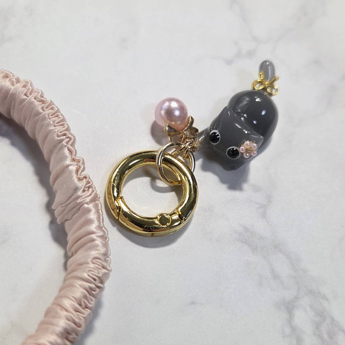 新年早々ですが…🎍

先月のプレゼント企画、当選者様と連絡が取れなかったので仕切り直しします！

改めて募集しますので奮ってご参加くださいませ！

ロシアンブルーのシュシュです🐾

参加方法をご確認の上、ご応募くださいませ😊

当選者様にはDMを送らせていただきます📧