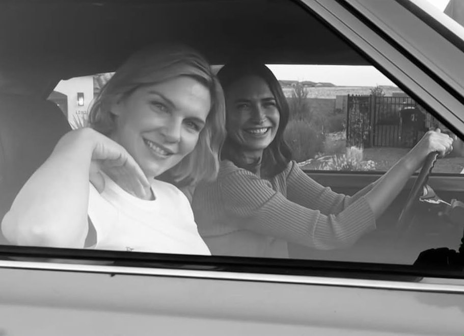 dailystursia's tweet photo. driving the yuribus https://t.co/Wd4Vhh1LKh