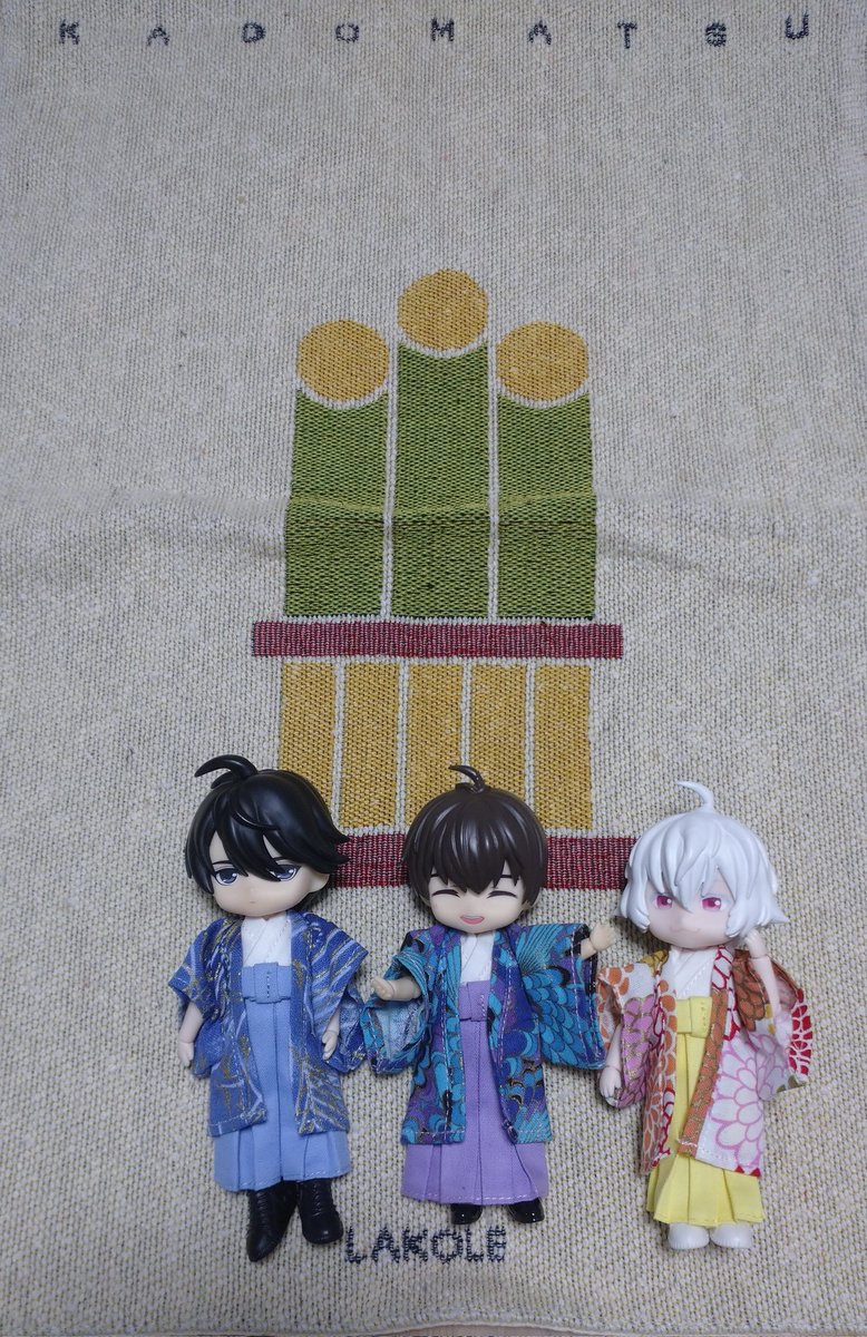 Happy New Year !🎉
新年あけましておめでとうございます！
今年もよろしくお願いします！
#今日の双葉君と美里君
#ましろ君も一緒
#ねんどろいどどーる